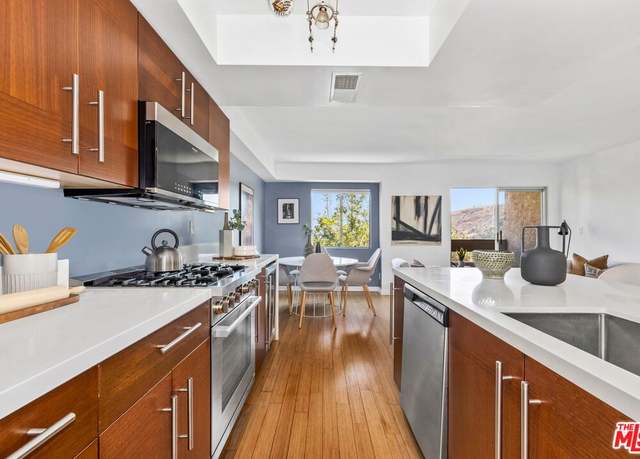 Property at 2700 E Cahuenga Blvd #3204, Los Angeles, CA 90068, 1 bed, 1 bath