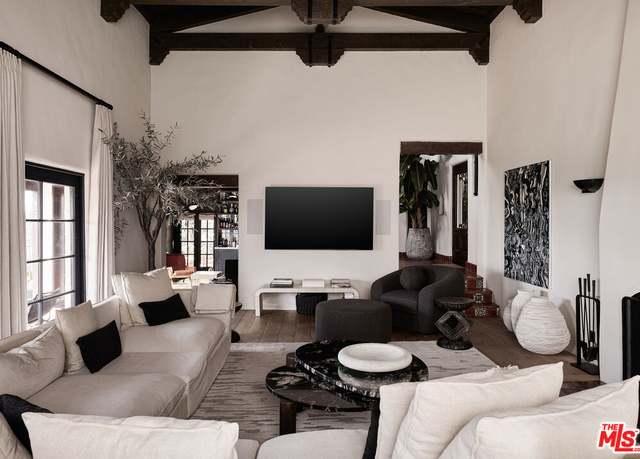 Property at 7902 Fareholm Dr, Los Angeles, CA 90046, 3 beds, 4 baths