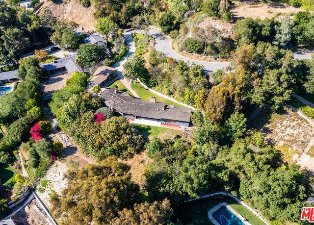 Property at 11222 Bellagio Rd, Los Angeles, CA 90049, 2 beds, 3 baths