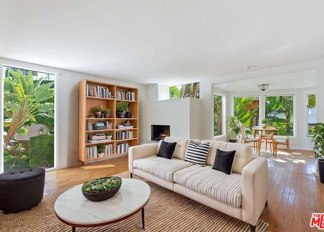 Property at 9315 Lloydcrest Dr, Beverly Hills, CA 90210, 2 beds, 2.5 baths