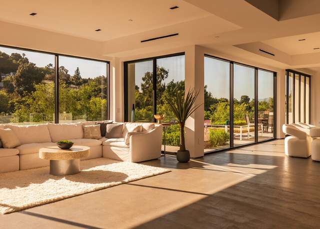 Property at 3920 Knobhill Dr, Sherman Oaks, CA 91423, 4 beds, 8 baths
