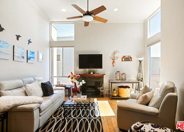Property at 1425 N Detroit St #405, Los Angeles, CA 90046, 2 beds, 2 baths