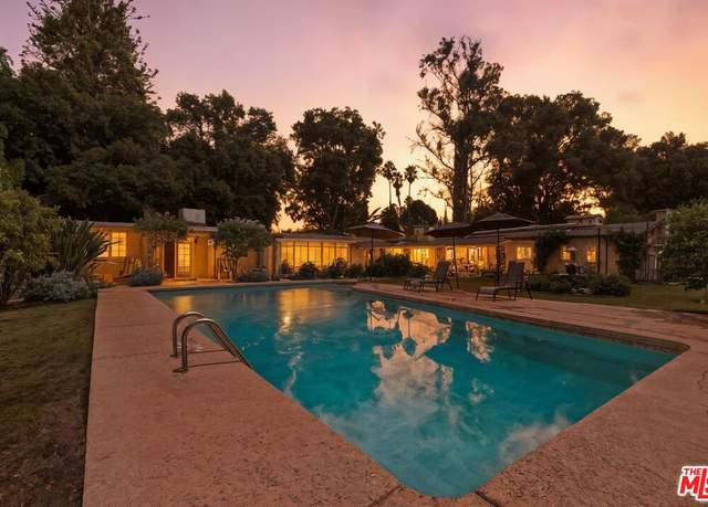 Property at 8433 Melvin Ave, Northridge, CA 91324, 3 beds, 3 baths