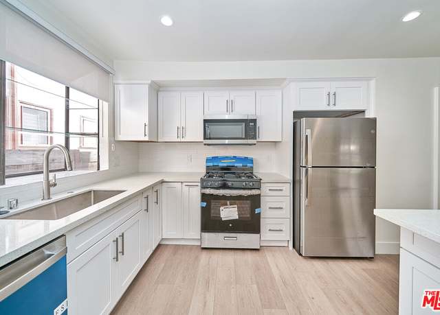 Property at 830 S Norton Ave, Los Angeles, CA 90005, 9 beds, 7 baths