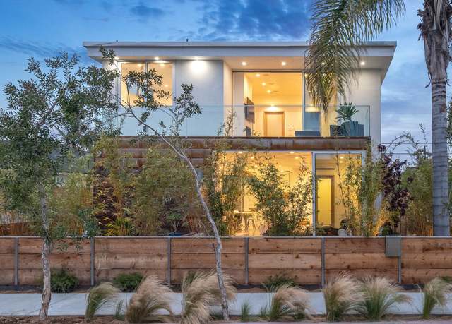 Property at 2405 Boone Ave, Venice, CA 90291, 3 beds, 2.5 baths