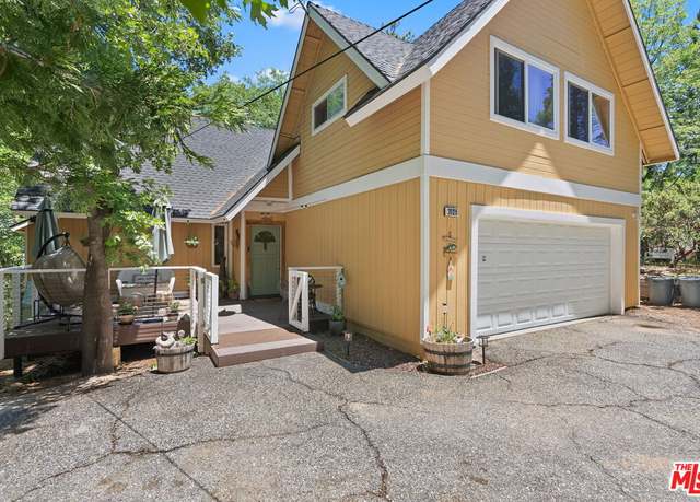 Property at 28126 Geneva Ln, Lake Arrowhead, CA 92352, 3 beds, 3 baths