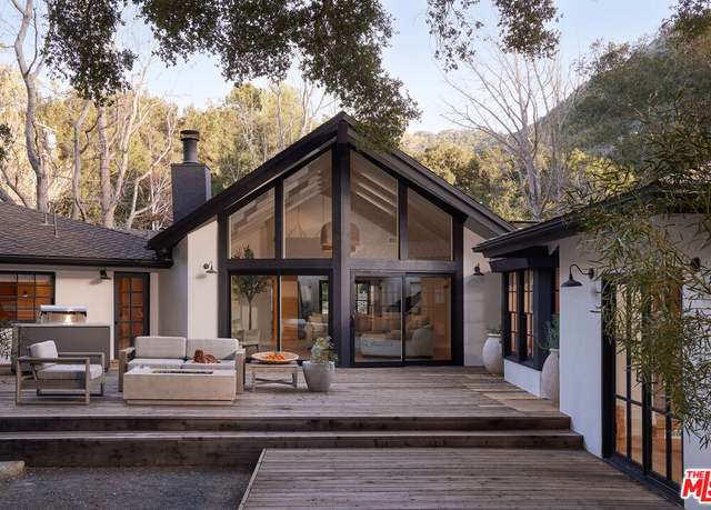 Property at 521 Live Oak Circle Dr, Calabasas, CA 91302, 5 beds, 4 baths