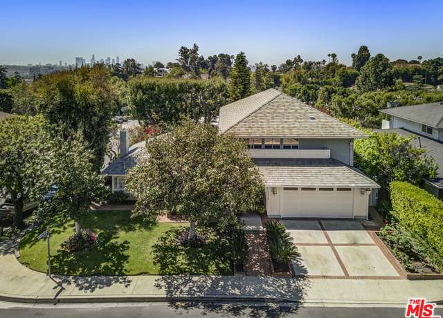 Property at 5136 Los Bonitos Way, Los Angeles, CA 90027, 4 beds, 3.5 baths