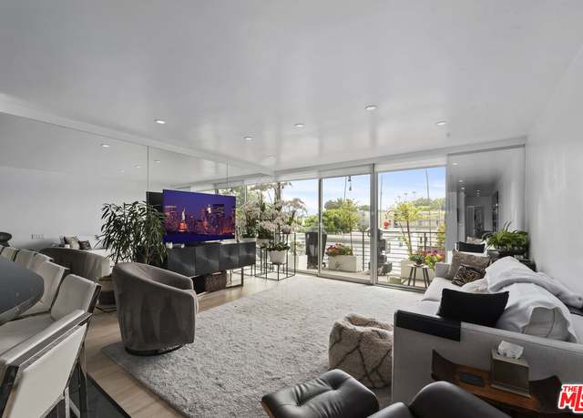 Property at 520 Strand St #6, Santa Monica, CA 90405, 2 beds, 2 baths