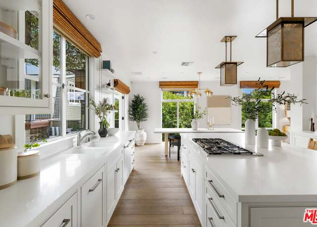 Property at 1960 Hillcrest Rd, Los Angeles, CA 90068, 6 beds, 6 baths