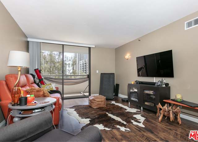 Property at 600 W 9th St #810, Los Angeles, CA 90015, 1 bed, 1 bath