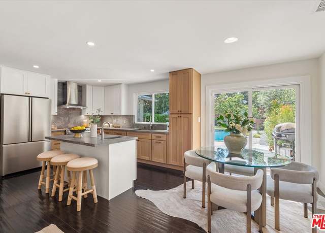 Property at 3126 Oakcrest Dr, Los Angeles, CA 90068, 3 beds, 2 baths