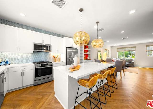 Property at 27056 Tanager Ln, Valencia, CA 91381, 2 beds, 2.5 baths