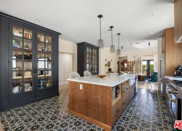 Property at 2823 S Bronson Ave, Los Angeles, CA 90018, 3 beds, 2 baths