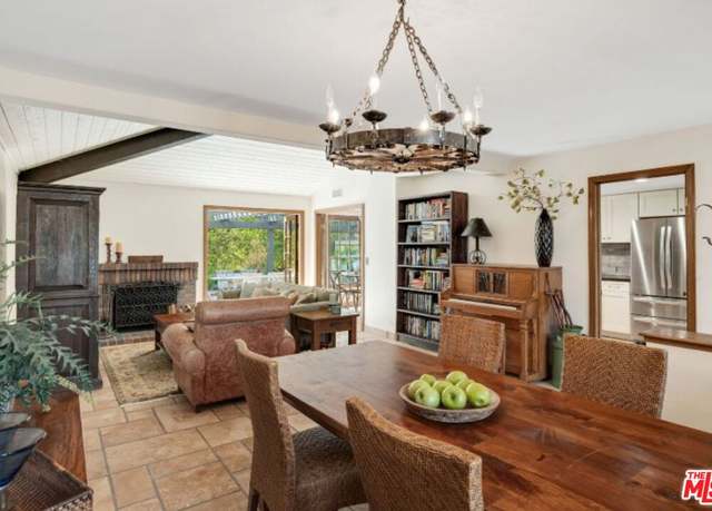 Property at 19 Nantucket Pl, Manhattan Beach, CA 90266, 3 beds, 3 baths