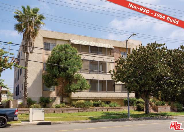 Property at 12235 Magnolia Blvd, Valley Village, CA 91607, 15 beds, 17 baths