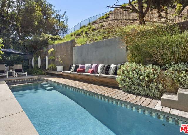 Property at 9767 Apricot Ln, Beverly Hills, CA 90210, 4 beds, 3.5 baths
