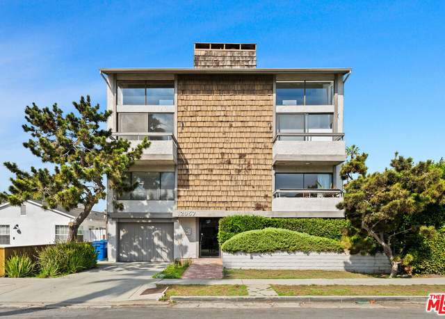Property at 12957 Bonaparte Ave #1, Los Angeles, CA 90066, 2 beds, 3 baths