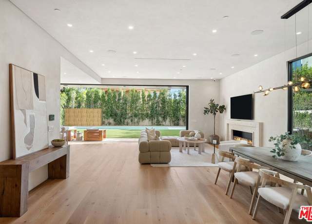 Property at 14718 Otsego St, Sherman Oaks, CA 91403, 4 beds, 4.5 baths