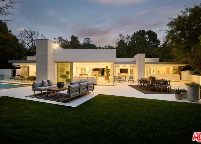 Property at 249 N Glenroy Ave, Los Angeles, CA 90049, 3 beds, 4.5 baths