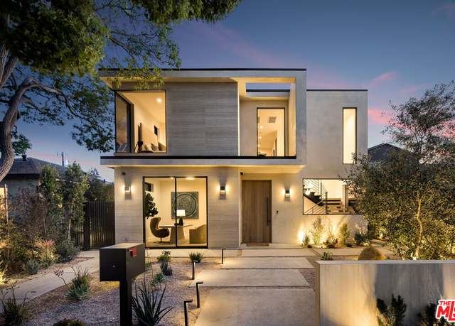 Property at 2115 Walnut Ave, Venice, CA 90291, 5 beds, 5.5 baths