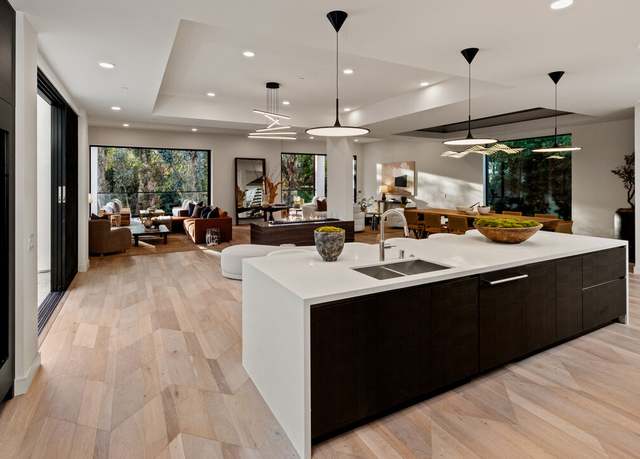 Property at 505 Barrington Ave #100, Los Angeles, CA 90049, 4 beds, 4.5 baths