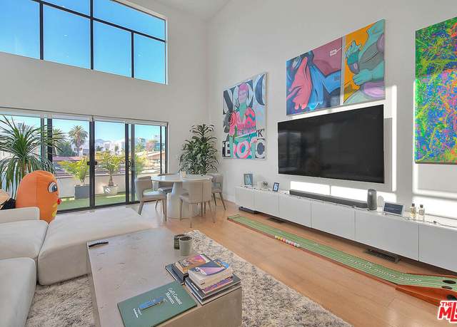 Property at 5014 Rosewood Ave Unit 1/2, Los Angeles, CA 90004, 3 beds, 3 baths