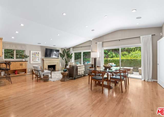 Property at 1585 Benedict Canyon Dr, Beverly Hills, CA 90210, 2 beds, 2 baths