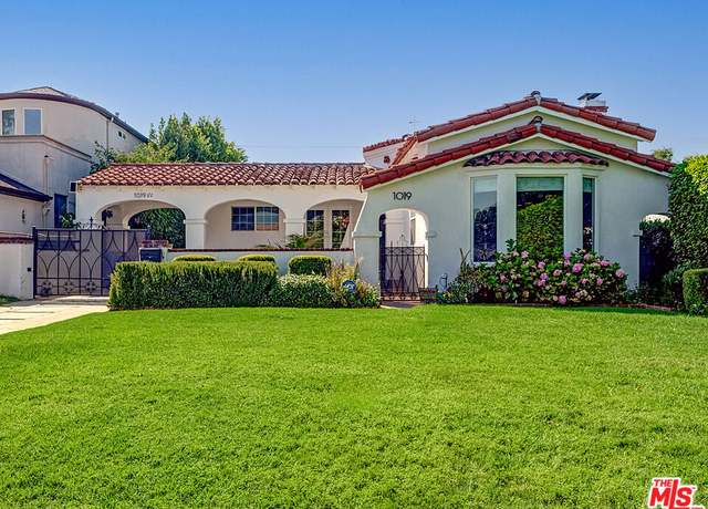Property at 1019 S Rimpau Blvd, Los Angeles, CA 90019, 4 beds, 3 baths