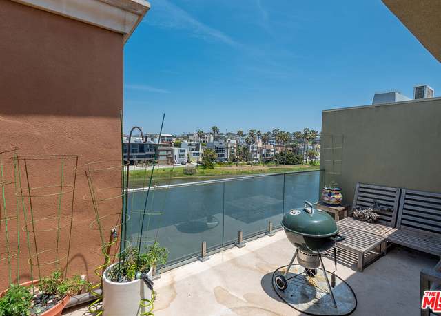 Property at 6400 Pacific Ave #308, Playa Del Rey, CA 90293, 2 beds, 2 baths
