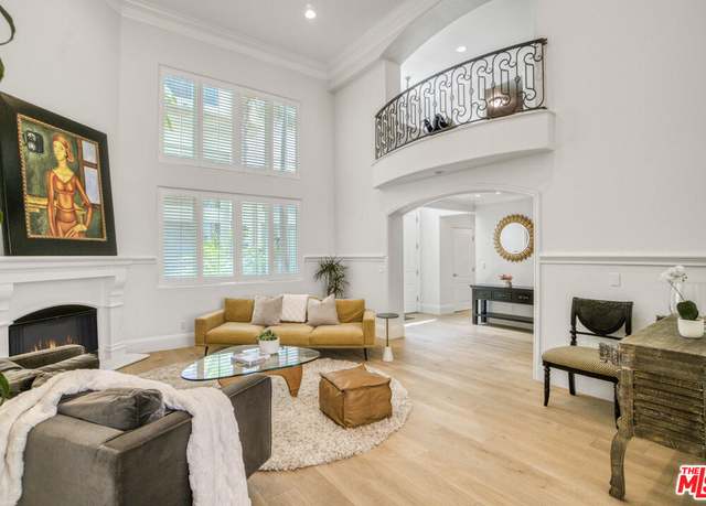 Property at 11974 Mayfield Ave #6, Los Angeles, CA 90049, 4 beds, 5 baths