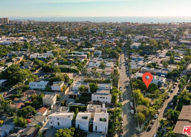 Property at 717 California Ave, Venice, CA 90291, 2 beds, 1 bath