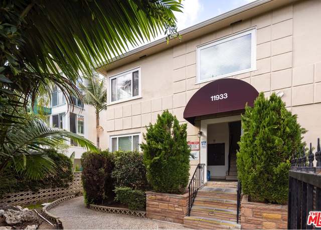 Property at 11933 Gorham Ave, Los Angeles, CA 90049, 12 beds, 11 baths