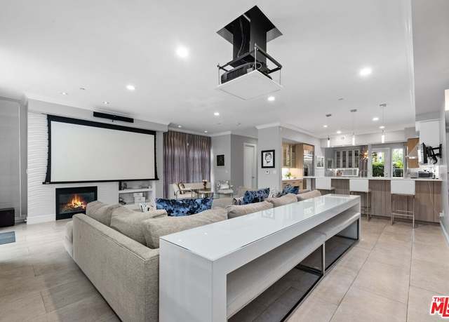 Property at 6099 S Seabluff Dr, Los Angeles, CA 90094, 3 beds, 3.5 baths