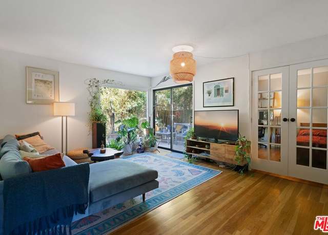 Property at 11121 Queensland St Unit D31, Los Angeles, CA 90034, 2 beds, 1 bath
