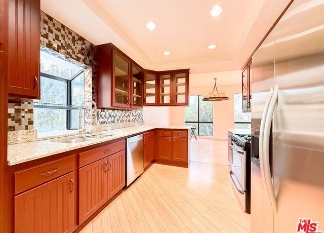 Property at 13331 Moorpark St #233, Sherman Oaks, CA 91423, 2 beds, 2 baths