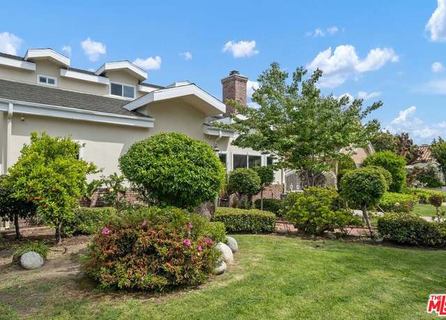 Property at 326 N Beachwood Dr, Los Angeles, CA 90004, 4 beds, 4 baths