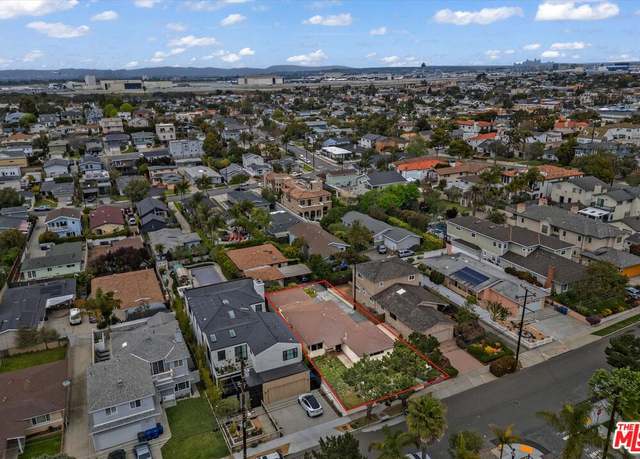 Property at 631 W Pine Ave, El Segundo, CA 90245, 3 beds, 1.5 baths