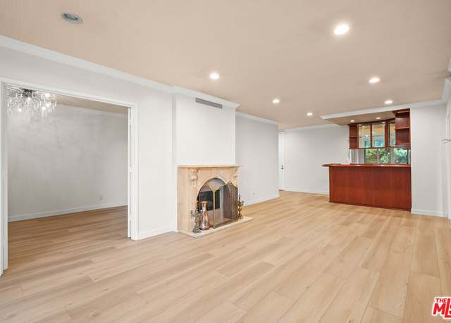 Property at 1010 N Kings Rd #303, West Hollywood, CA 90069, 1 bed, 1 bath