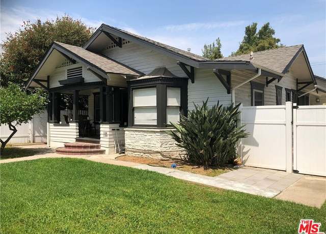 Property at 1304 N Citrus Ave, Los Angeles, CA 90028, 2 beds, 2 baths