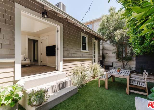 Property at 224 San Juan Ave, Venice, CA 90291, 2 beds, 1 bath