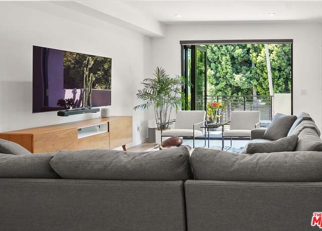 Property at 926 N Ridgewood Pl, Los Angeles, CA 90038, 3 beds, 4 baths