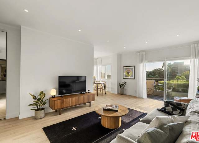 Property at 1131 Alta Loma Rd #415, West Hollywood, CA 90069, 1 bed, 1.5 baths