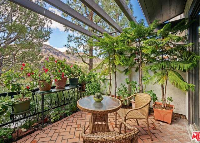 Property at 1490 Palisades Dr, Pacific Palisades, CA 90272, 2 beds, 3 baths