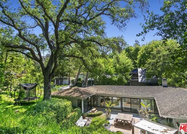 Property at 747 Brooktree Rd, Pacific Palisades, CA 90272, 3 beds, 2 baths