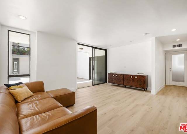 Property at 906 N Doheny Dr #304, West Hollywood, CA 90069, 1 bed, 1 bath