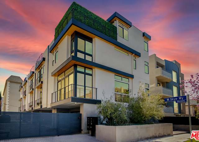Property at 7582 W Skye Way, Los Angeles, CA 90046, 3 beds, 3.5 baths