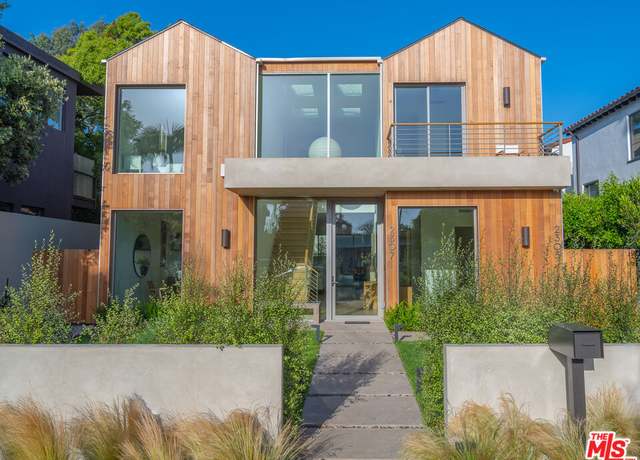 Property at 2307 Louella Ave, Venice, CA 90291, 6 beds, 5.5 baths