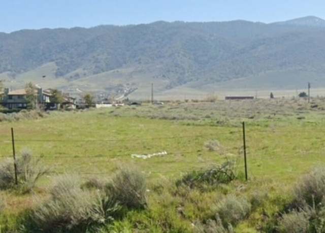 Property at 1300 W Valley Blvd, Tehachapi, CA 93561, 2 beds, 1 bath