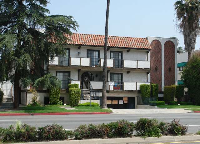 Property at 16731 Sherman Way, Van Nuys, CA 91406, 22 beds, 14 baths